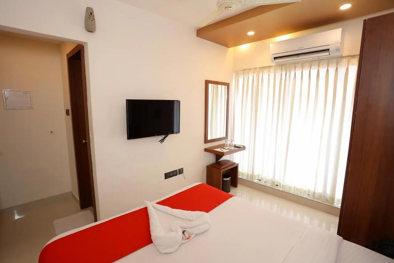 *** ホテル ホテルQ One Plaza Kochi インド